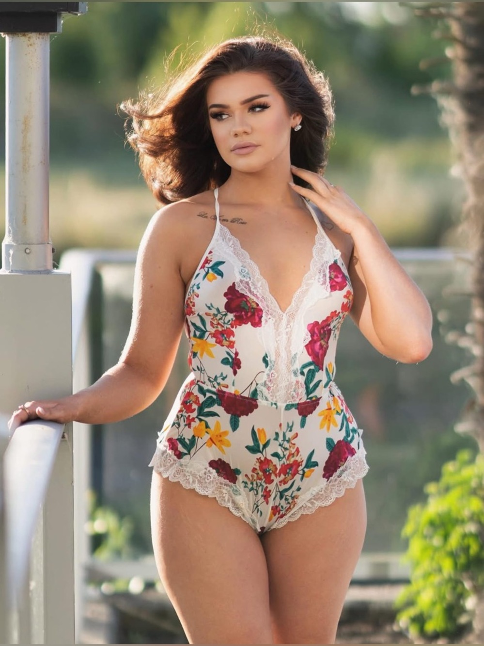 NWT Oh La La Cheri Paris Reina Floral Romper